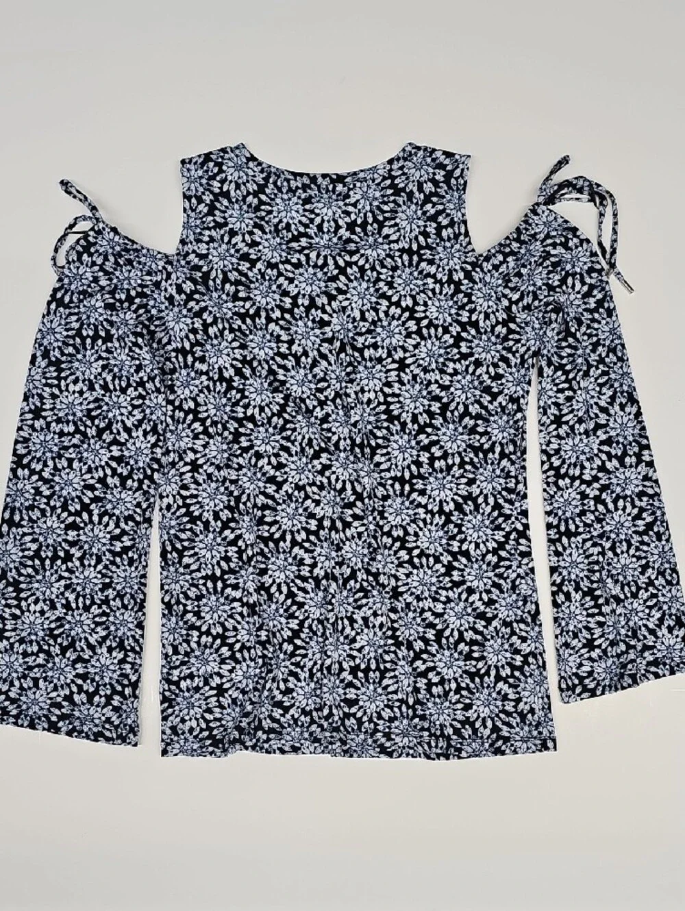 Michael Kors Black and Light Blue Floral Cold-Shoulder Tunic Size M
